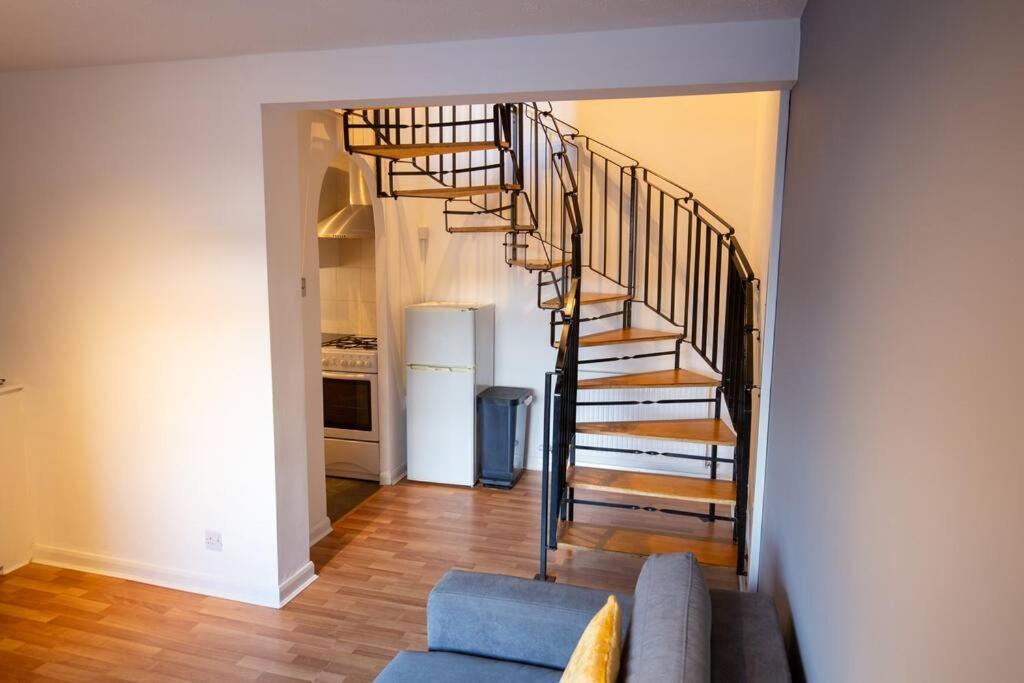 Апартаменты Entire 1 Bedroom House In